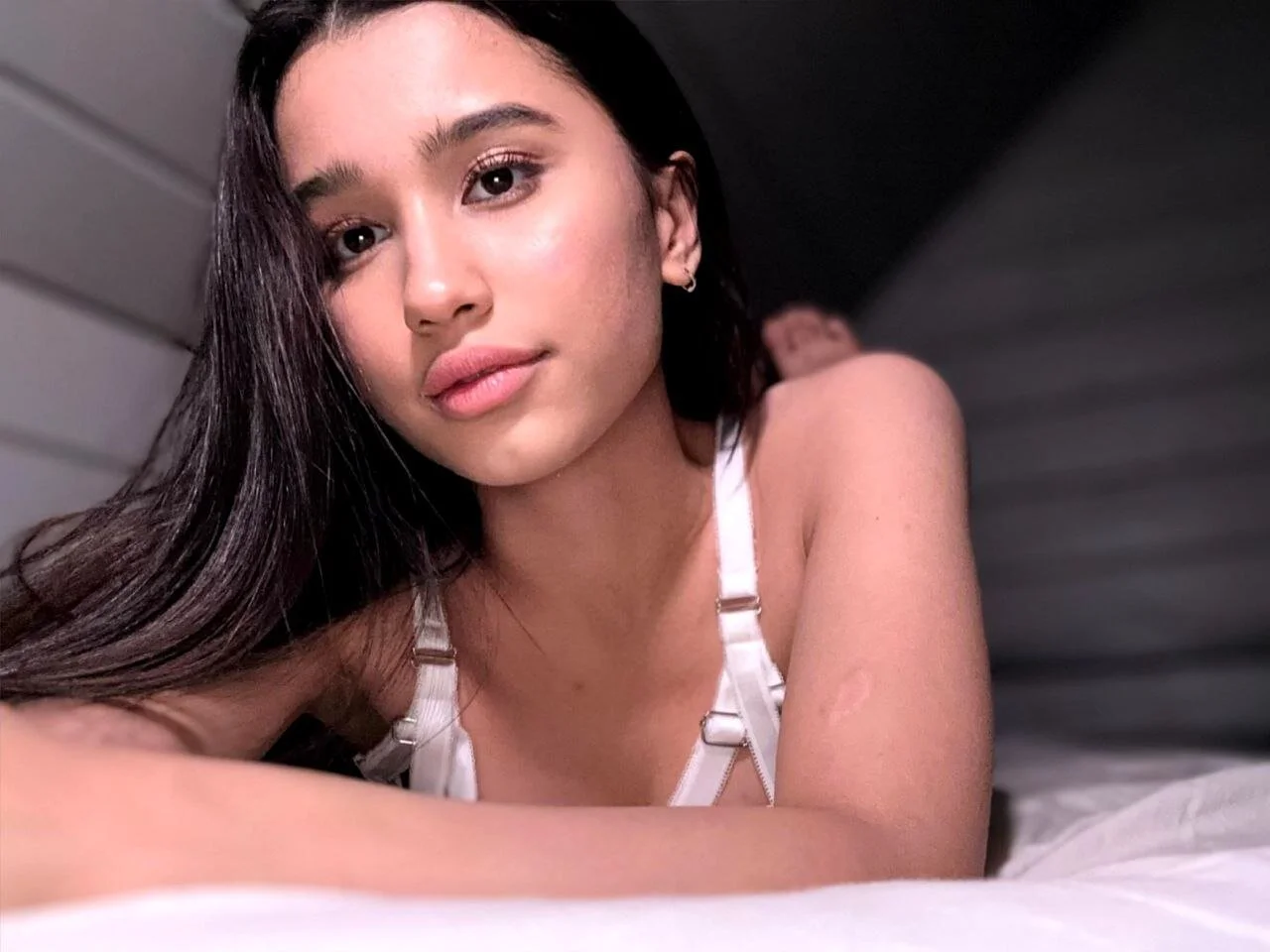 XXX Porn Photo of Nude Luna_Glow 16