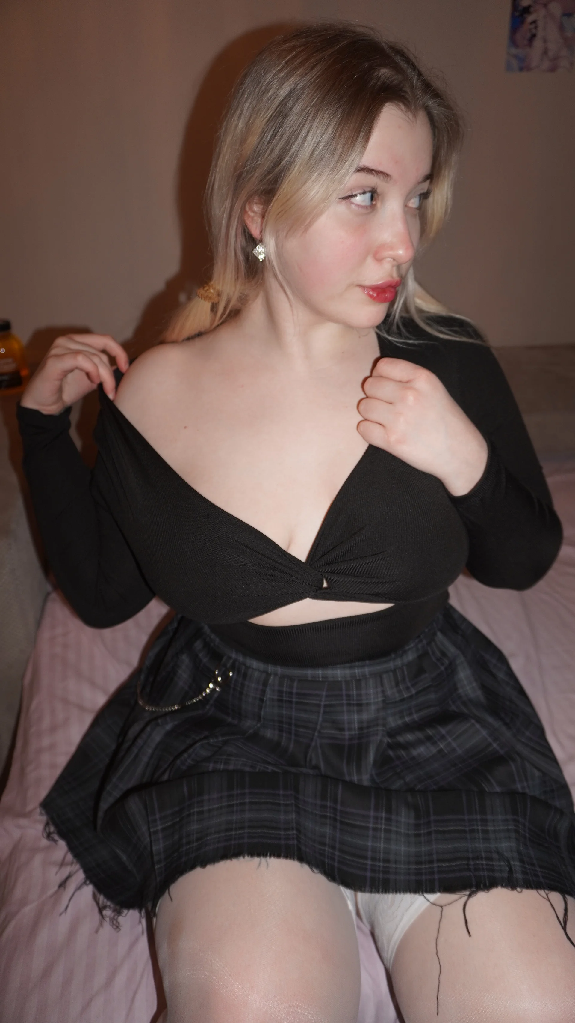 XXX Porn Photo of Nude CuteSharloti 1